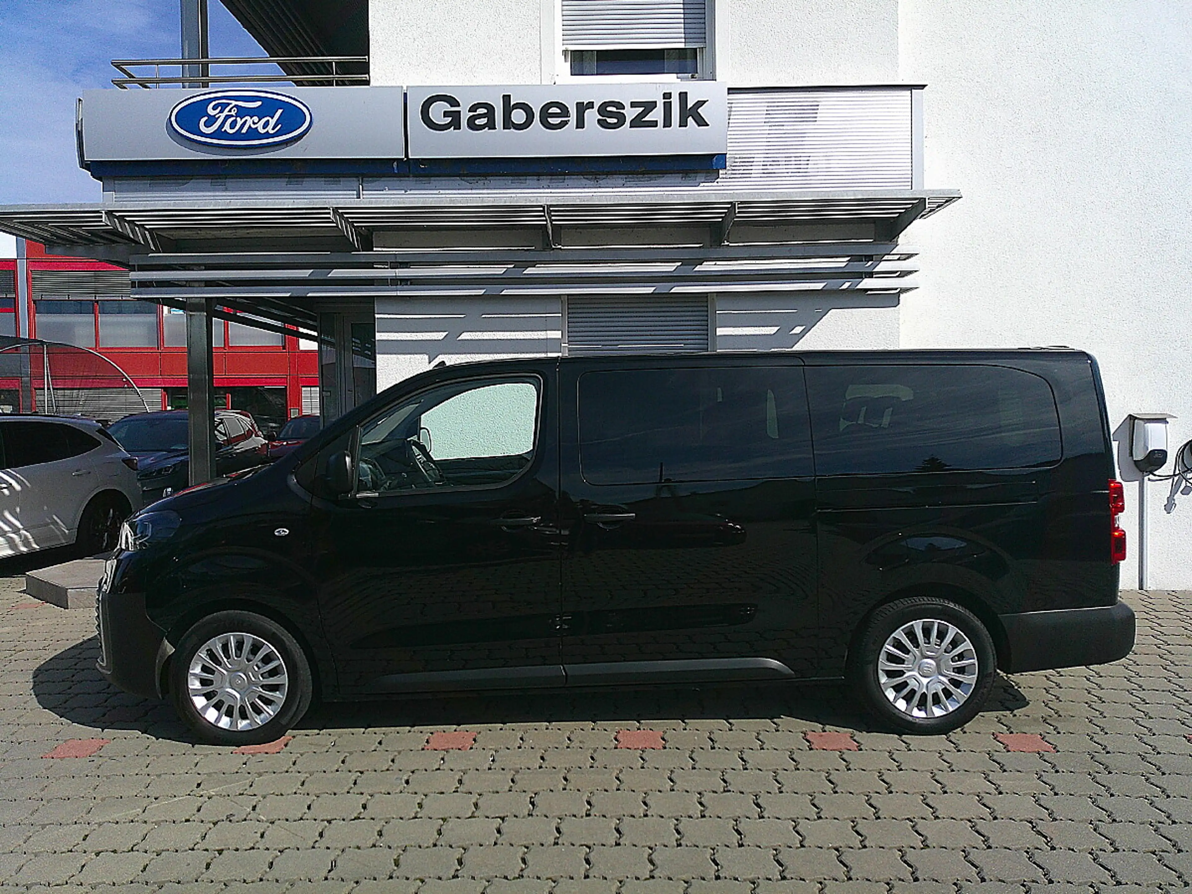 Toyota Proace Verso 2,0 D-4D 145 L2 9-Sitz. Shuttle — photo 2
