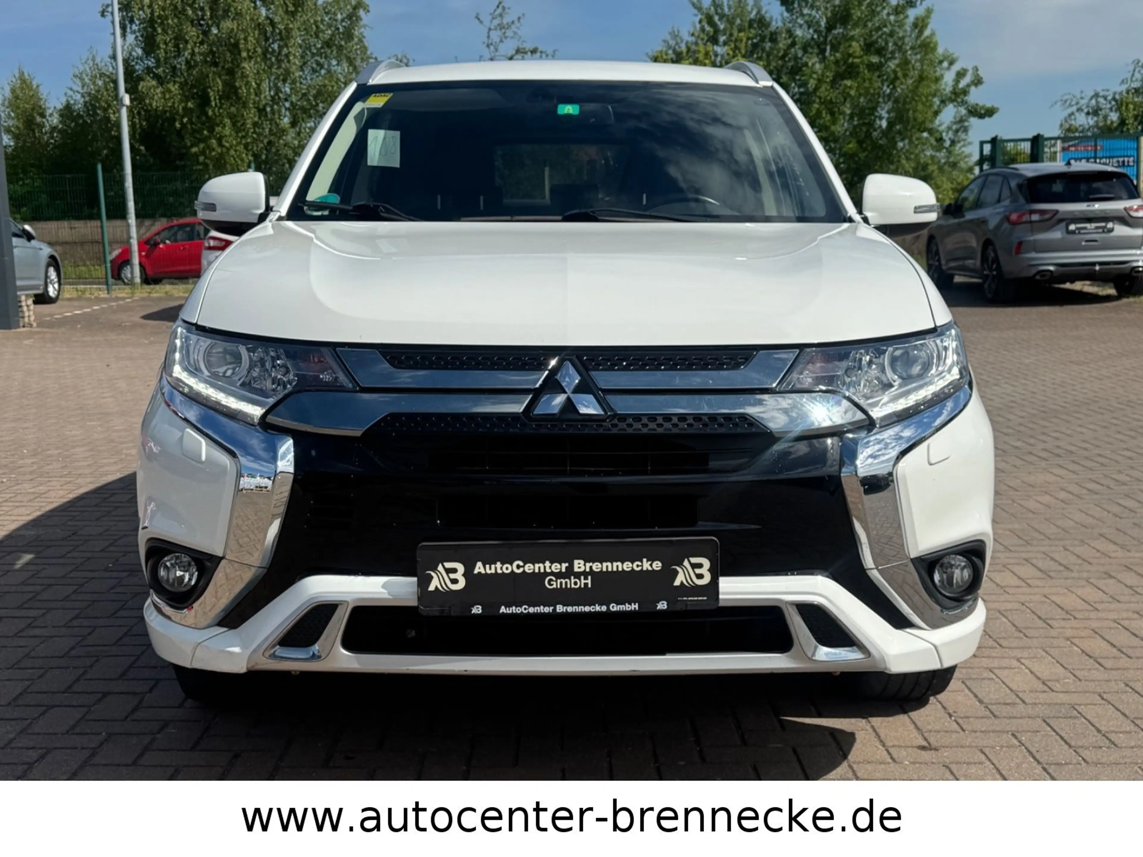 Mitsubishi Outlander PHEV Diamant 4WD — photo 2