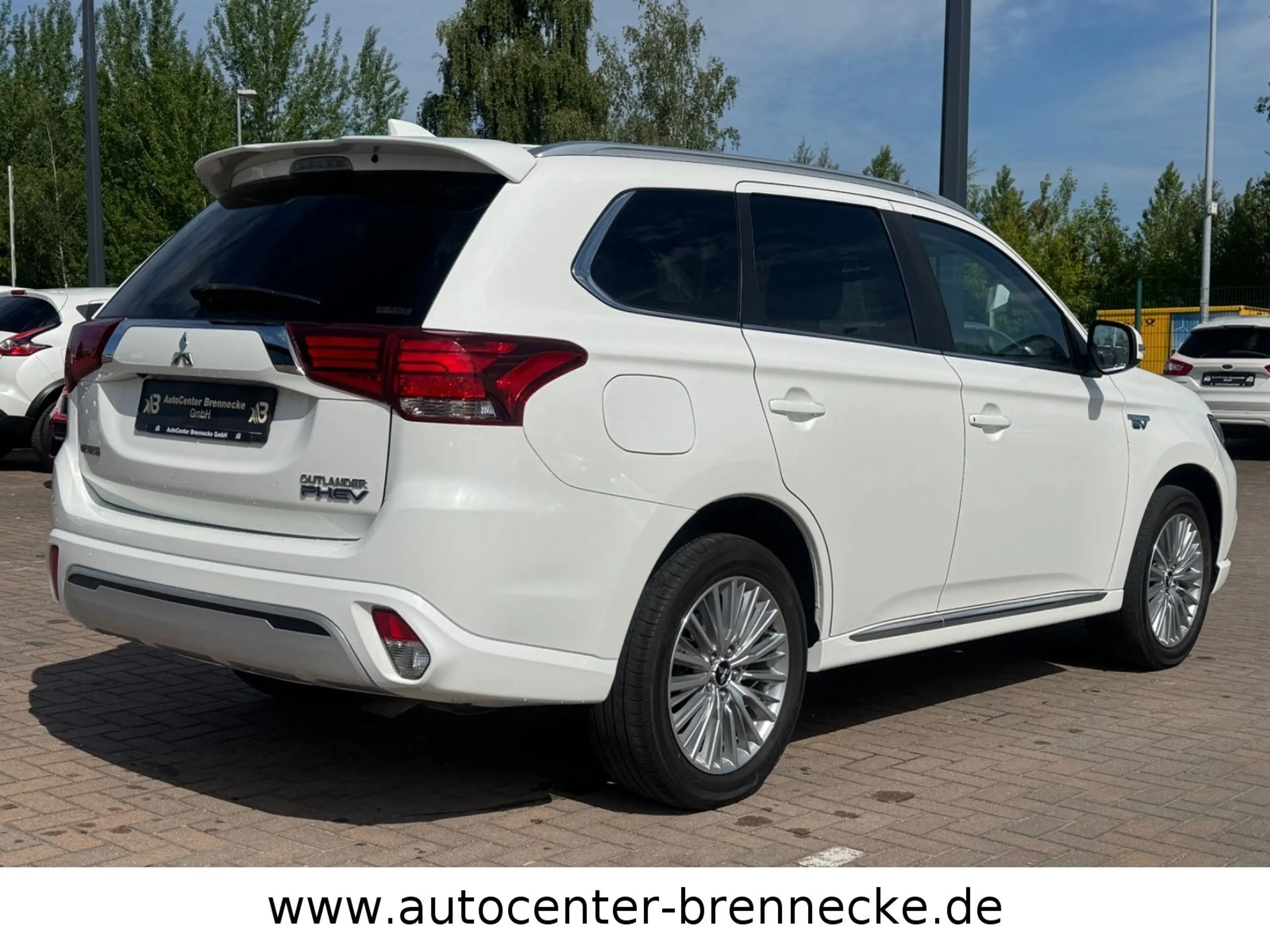 Mitsubishi Outlander PHEV Diamant 4WD — photo 4