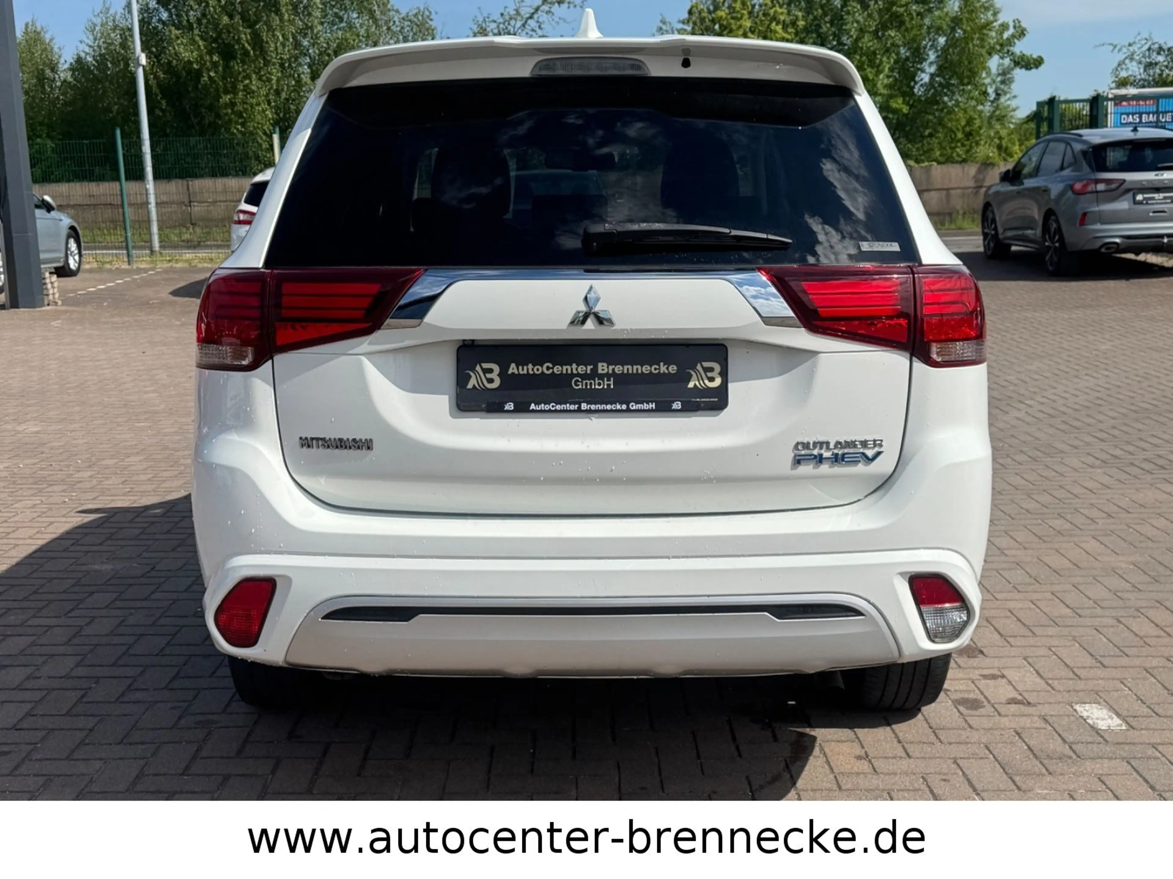 Mitsubishi Outlander PHEV Diamant 4WD — photo 5