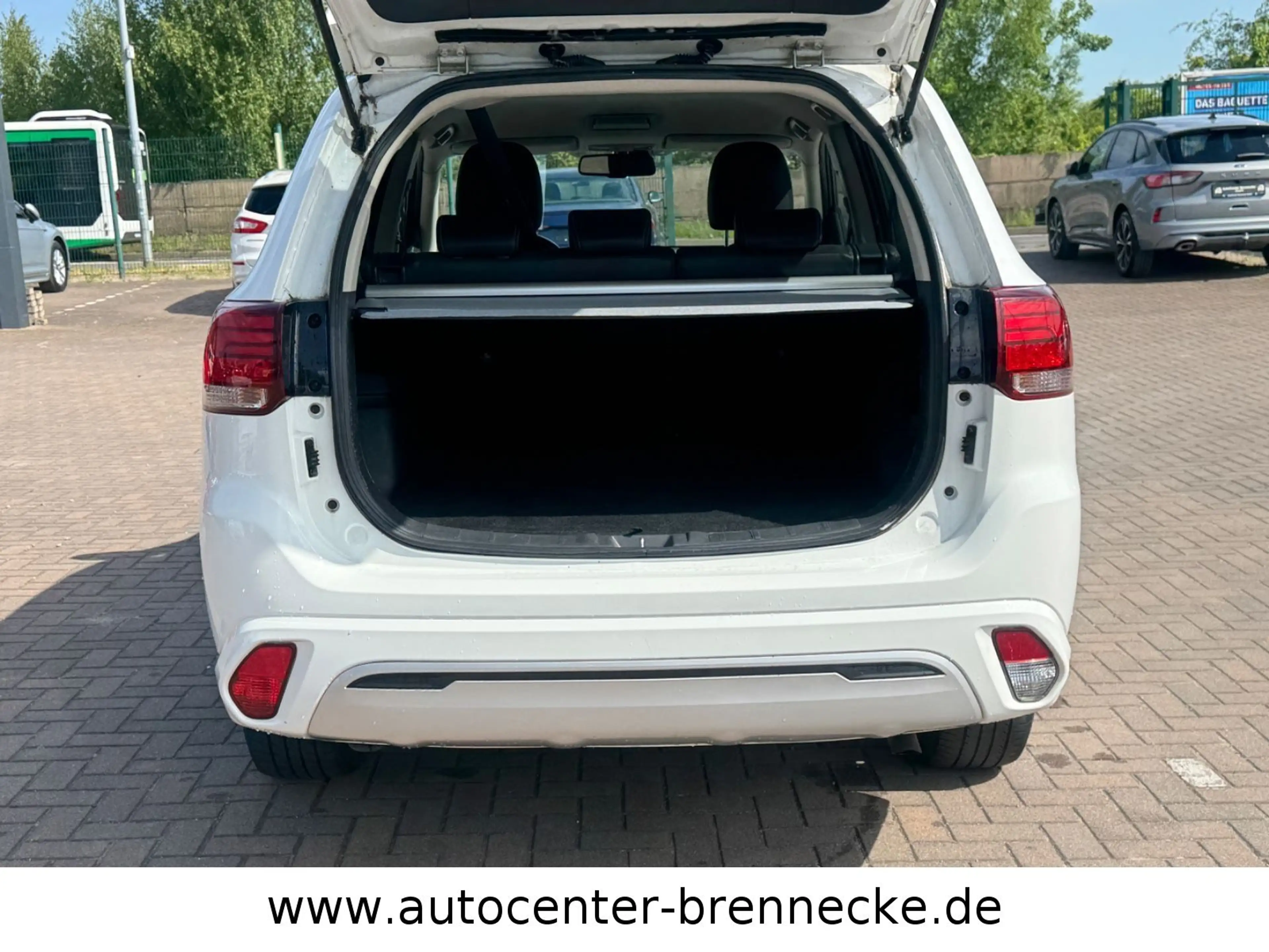 Mitsubishi Outlander PHEV Diamant 4WD — photo 9