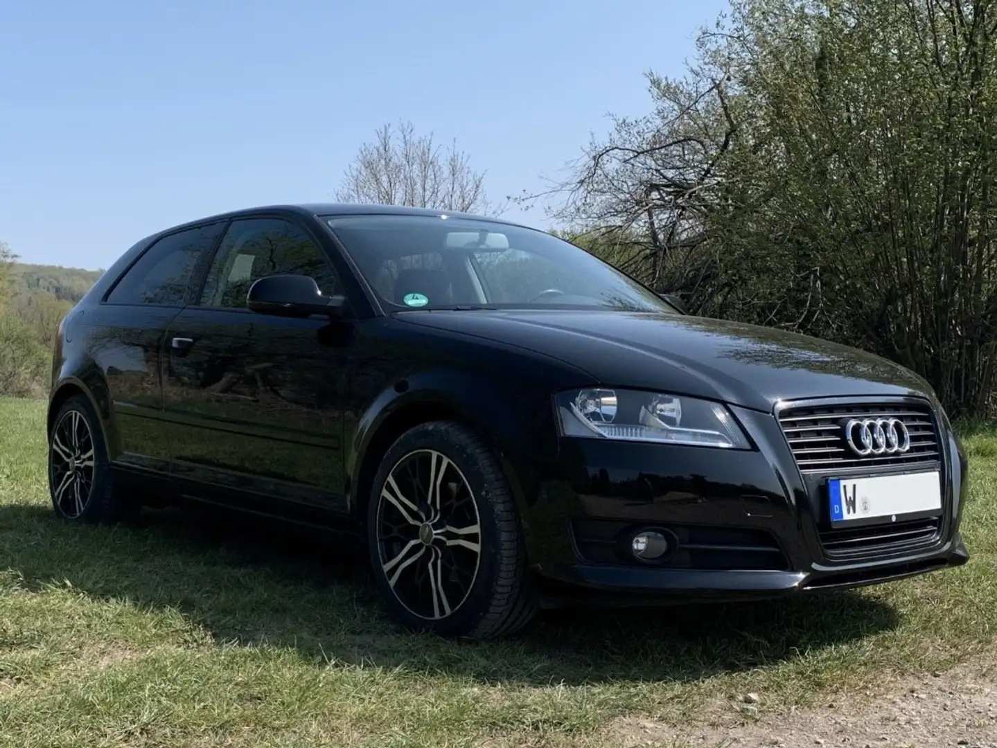 Audi A3 1.2 TFSI Attraction, Sportfahrwerk, OZ Felgen Schwarz - 1
