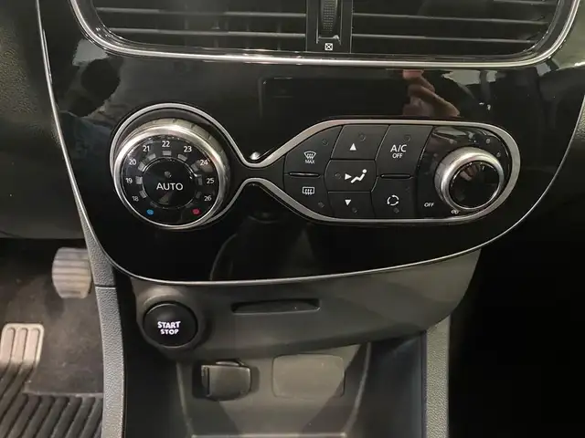Renault Clio view 11