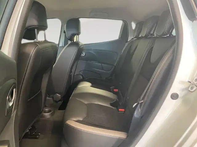 Renault Clio view 8