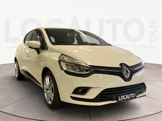 Renault Clio view 3