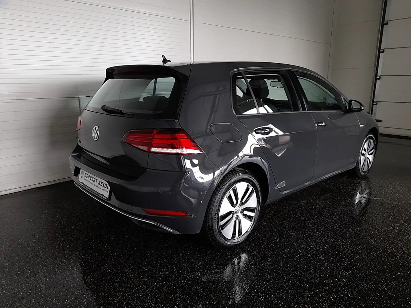 Volkswagen e-Golf VII 35,8kWh *CCS LADEDOSE / LED / NAVI / PDC / ... Grau - 2