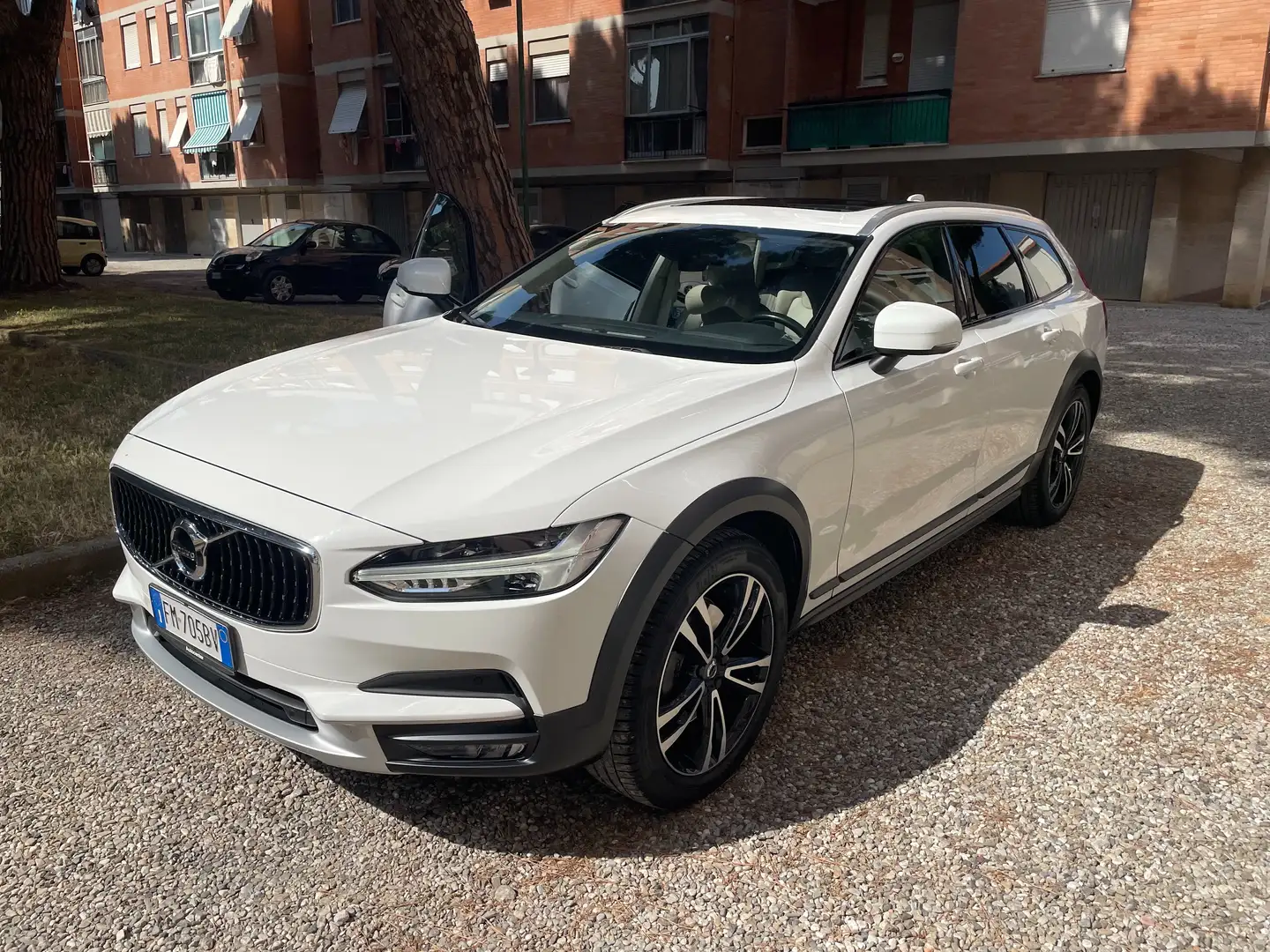 Volvo V90 Cross Country V90 2016 Cross Country 2.0 d4 Pro awd Blanc - 2