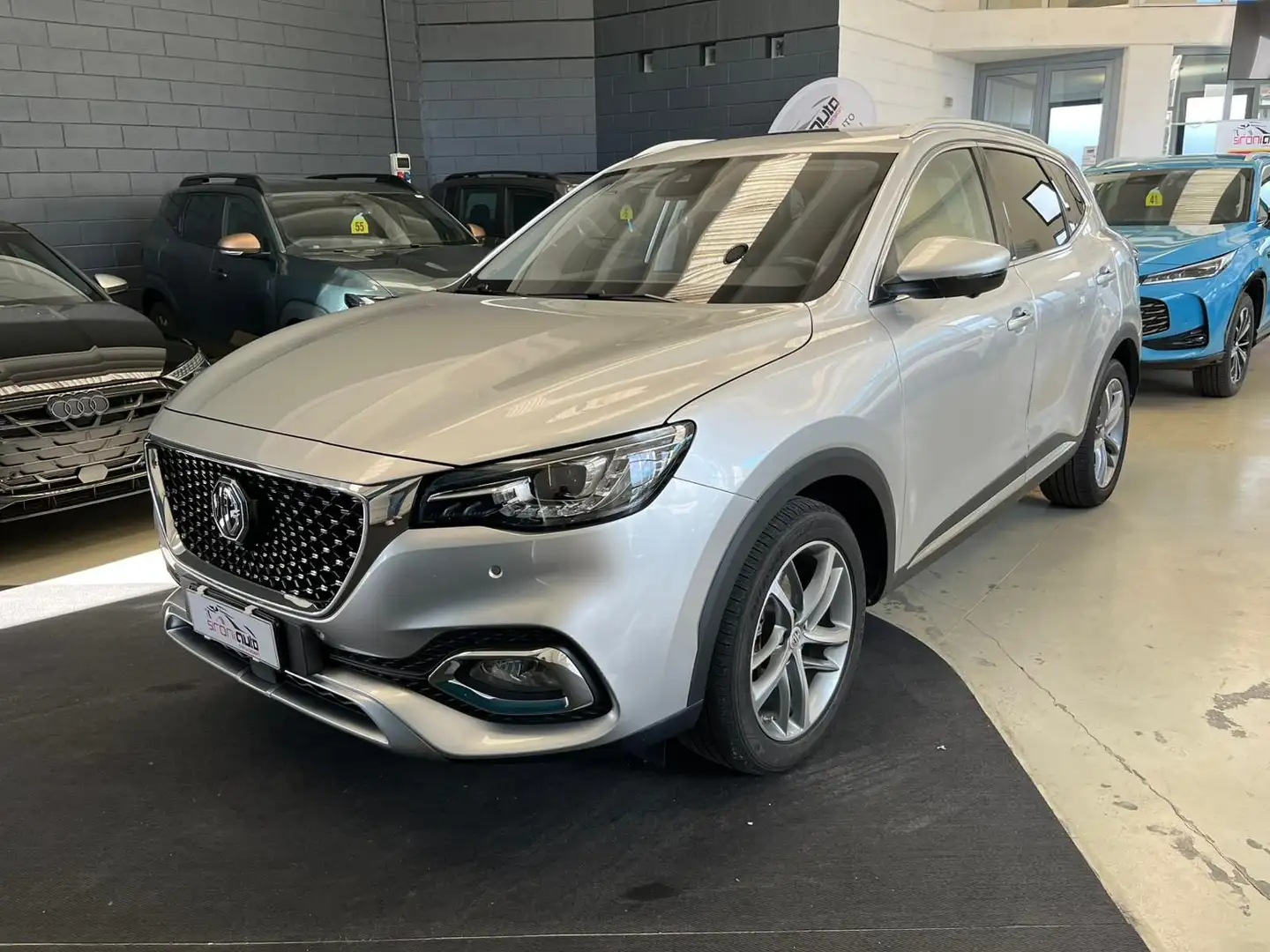 MG HS HS 1.5T-GDI AT Luxury Grau - 1