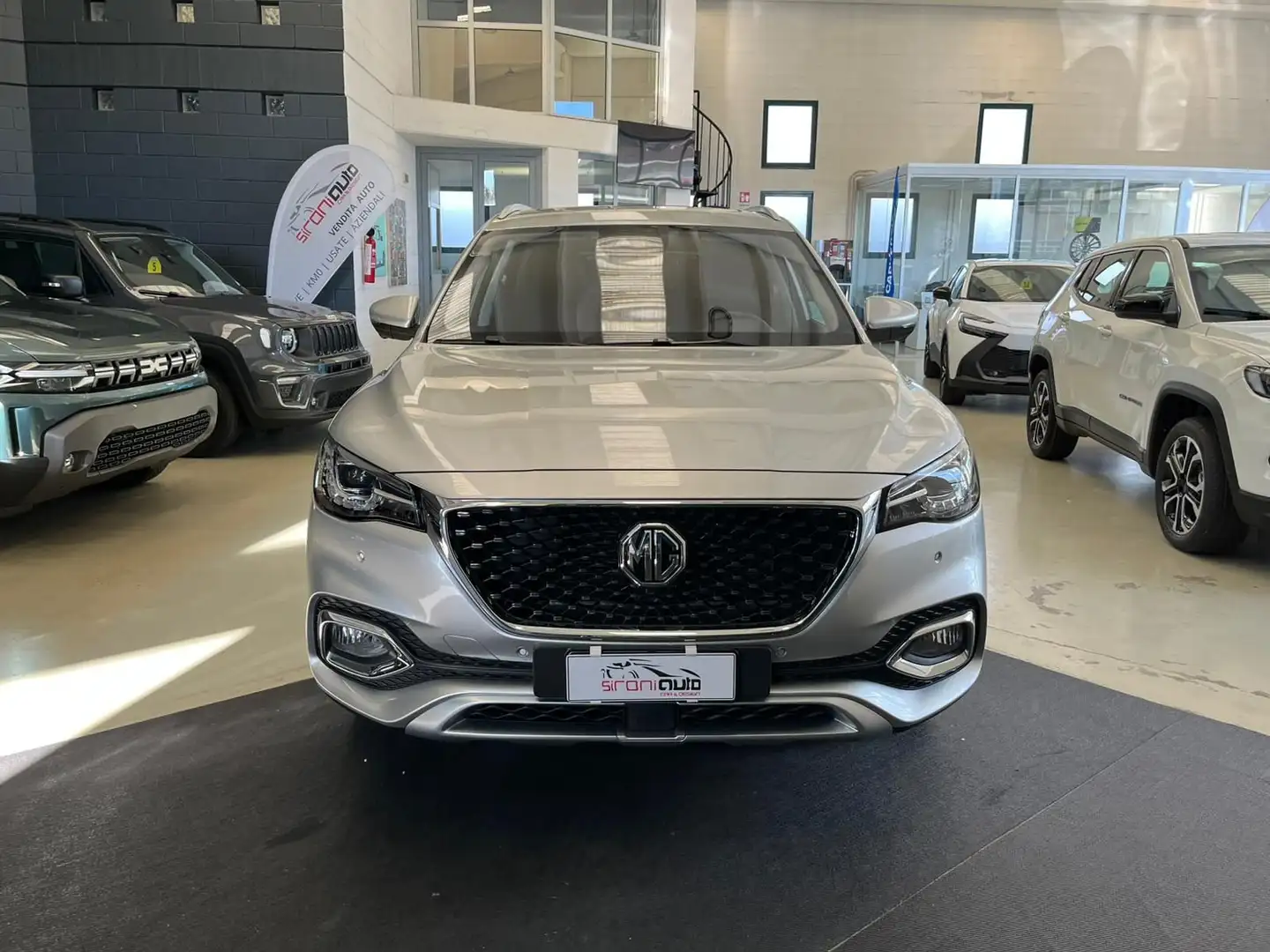 MG HS HS 1.5T-GDI AT Luxury Grau - 2