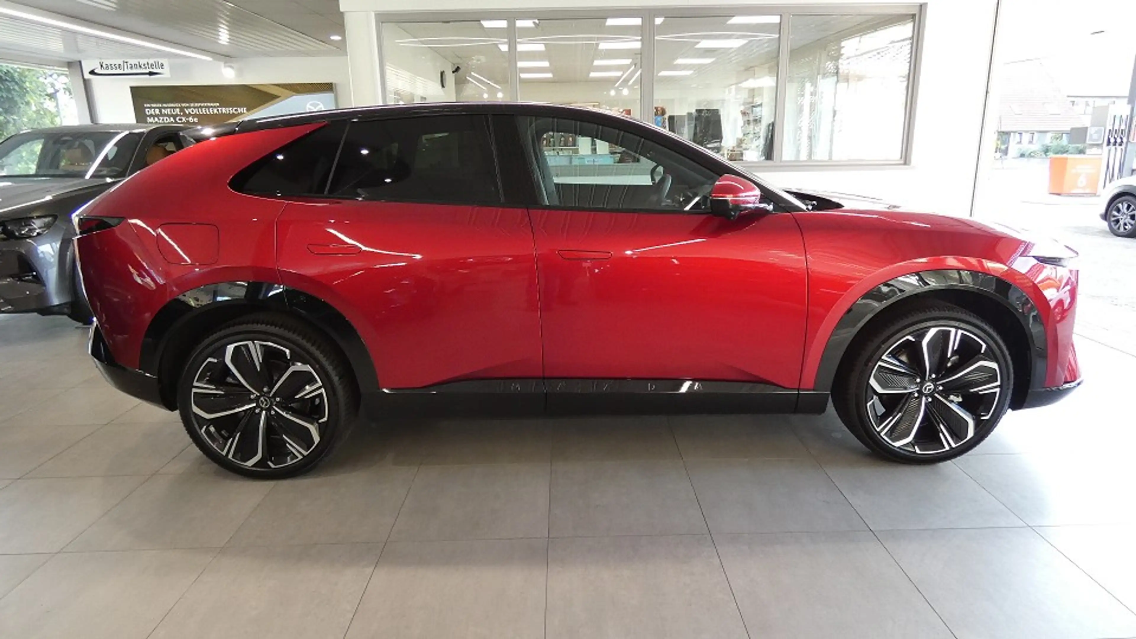 Mazda CX-6e EV 258ps 1AT RWD Takumi BKTR PABS — photo 4