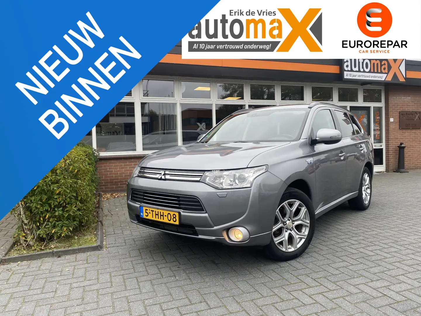 Mitsubishi Outlander 2.0 PHEV Instyle |Elektrische stoelen!|Pano!|Navi! Grau - 1