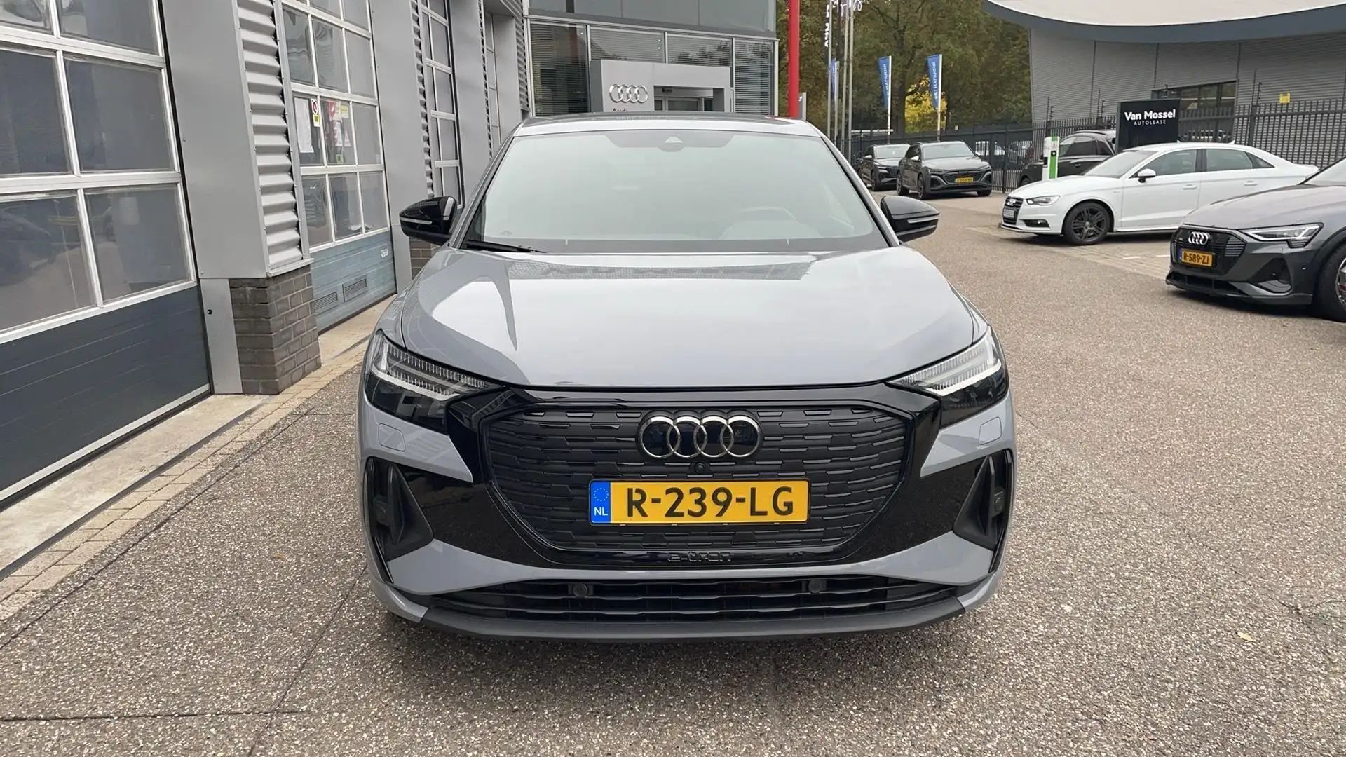 Audi Q4 e-tron Sportback 40 S edition 77 kWh 204 PK | Automaat | Gris - 2