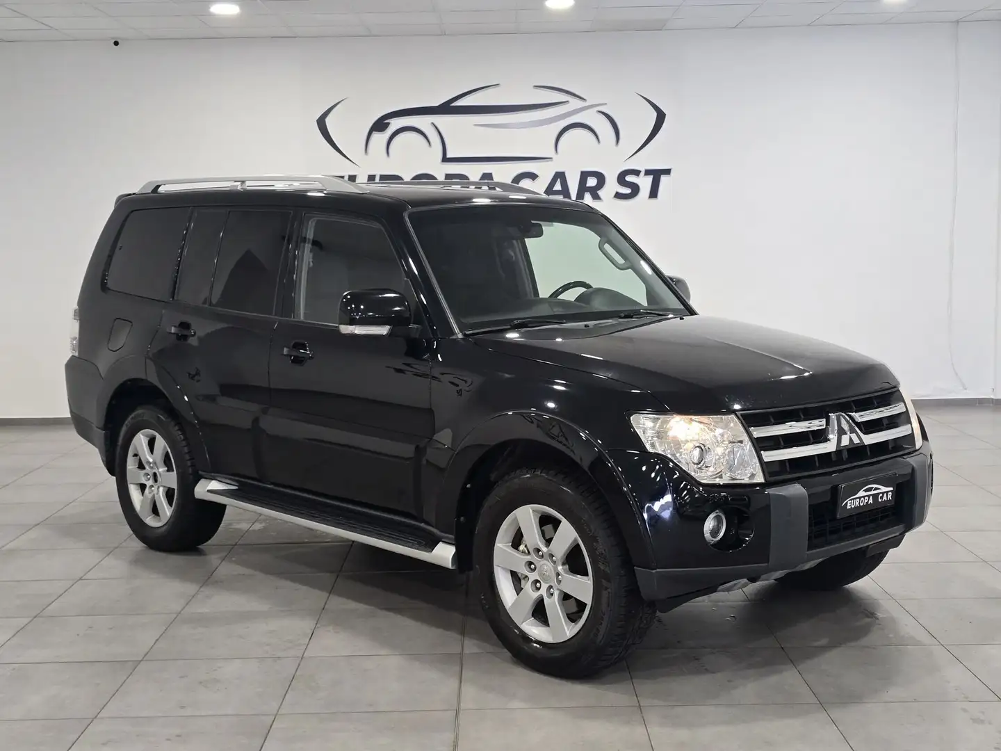 Mitsubishi Pajero Nero - 2