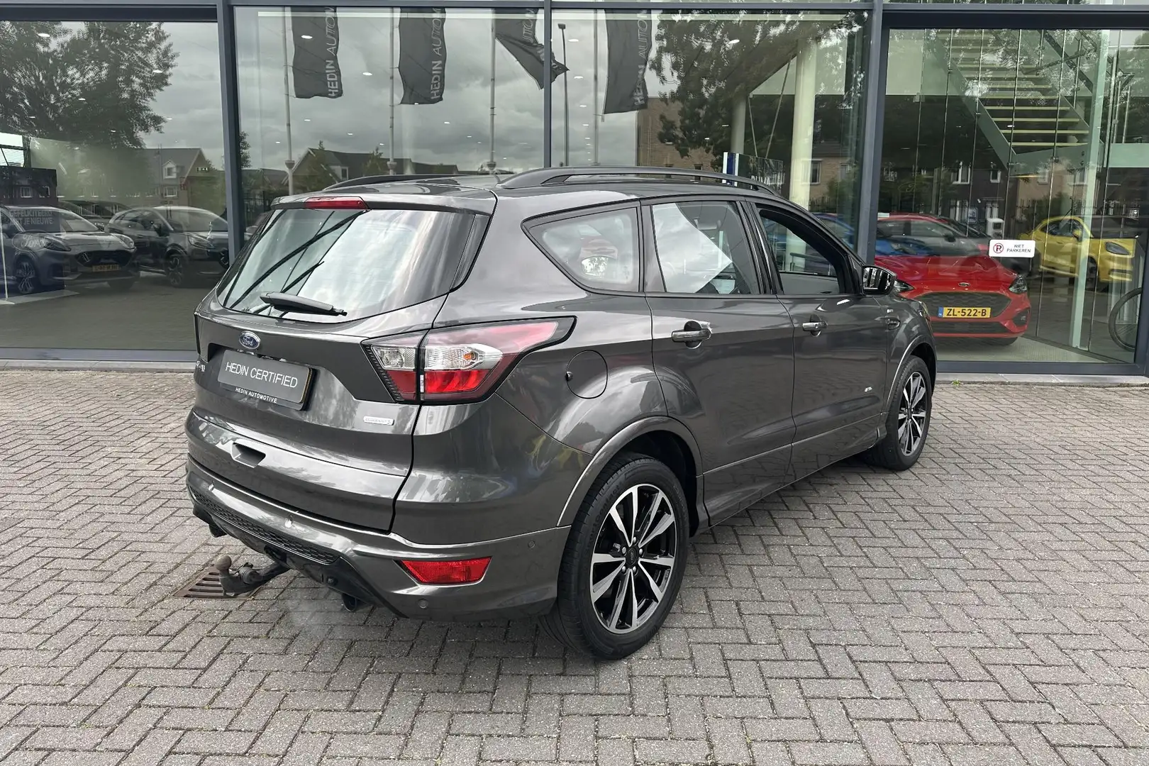 Ford Kuga 1.5 EcoBoost 182PK AWD Automaat ST Line | Elektris Grijs - 2