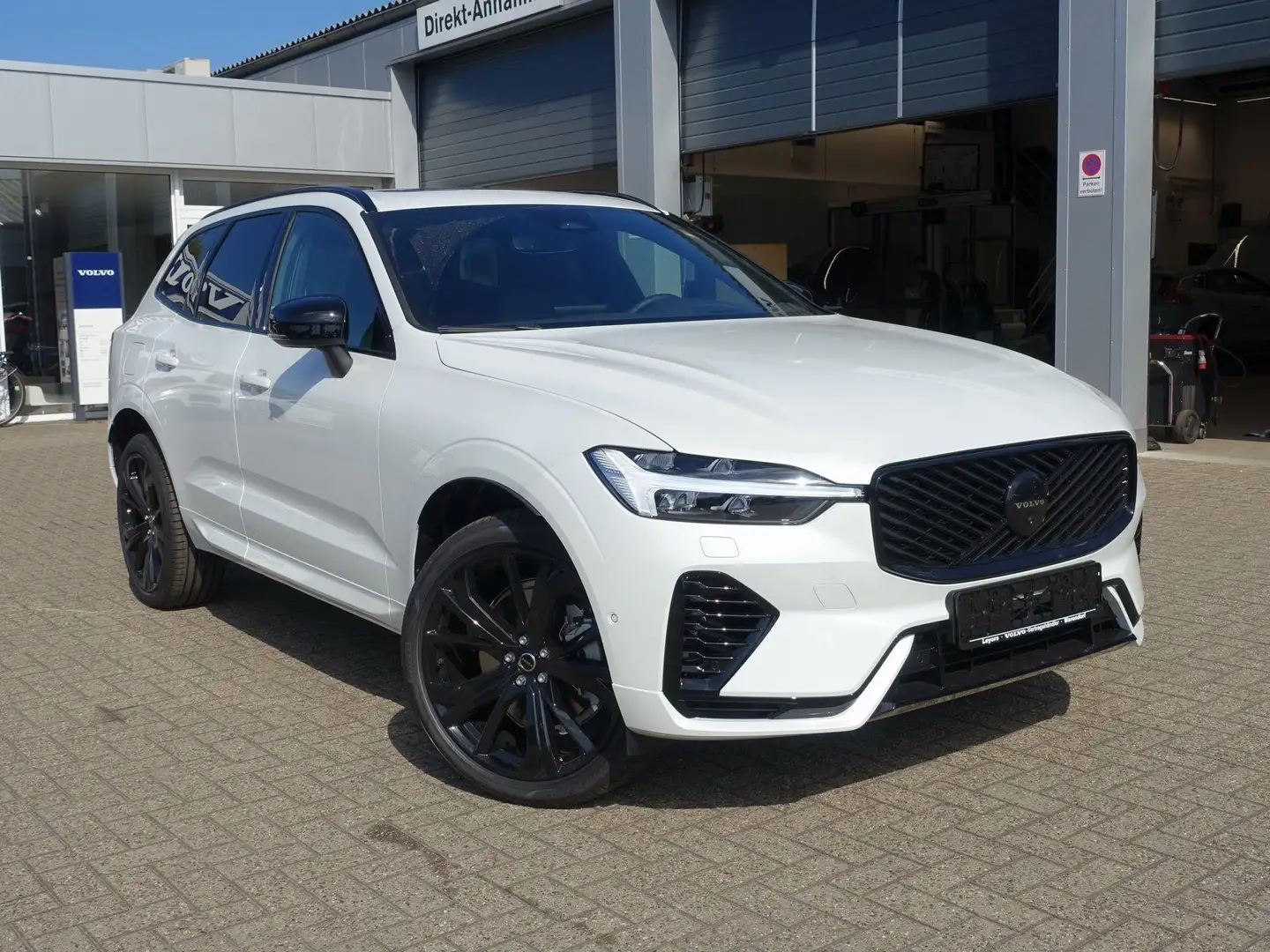 Volvo XC60 T6 Black Edition Plus MJ26/Pano/360/Head-Up Weiß - 2
