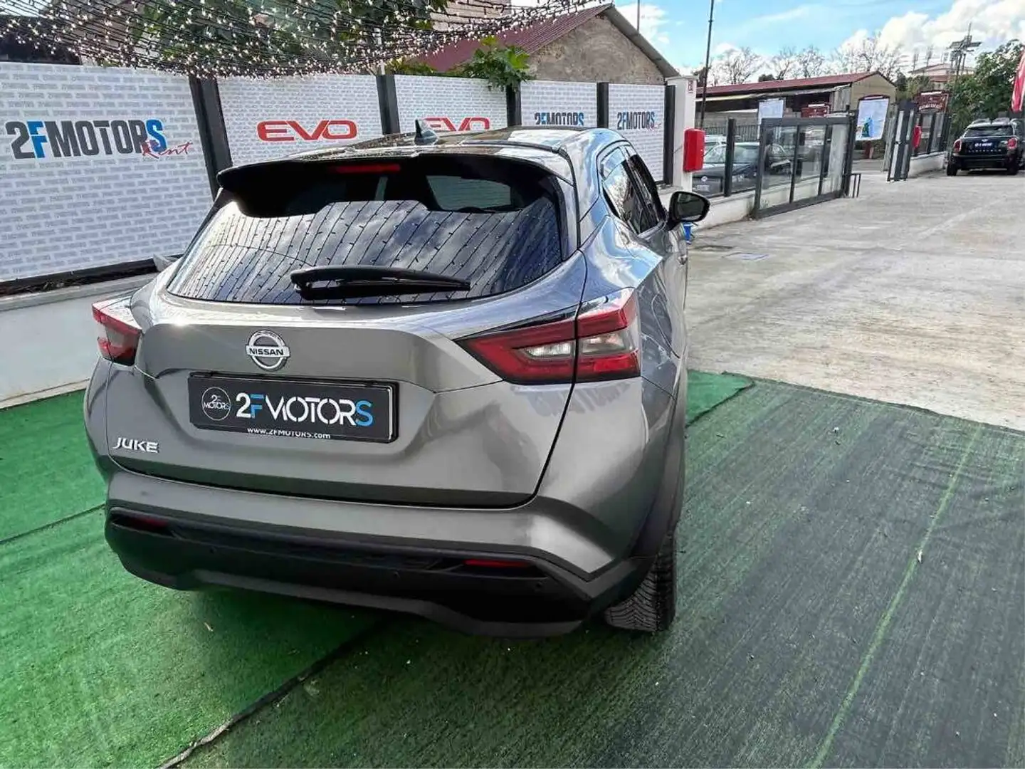 Nissan Juke 1.0 dig-t N-Connecta 117cv dct Grau - 2