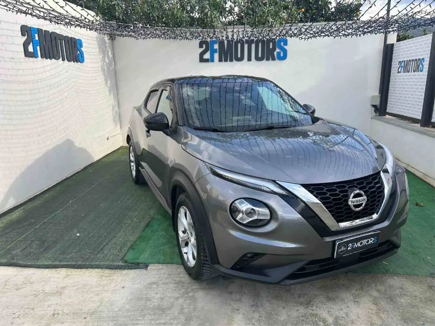 Nissan Juke 1.0 dig-t N-Connecta 117cv dct Grau - 1
