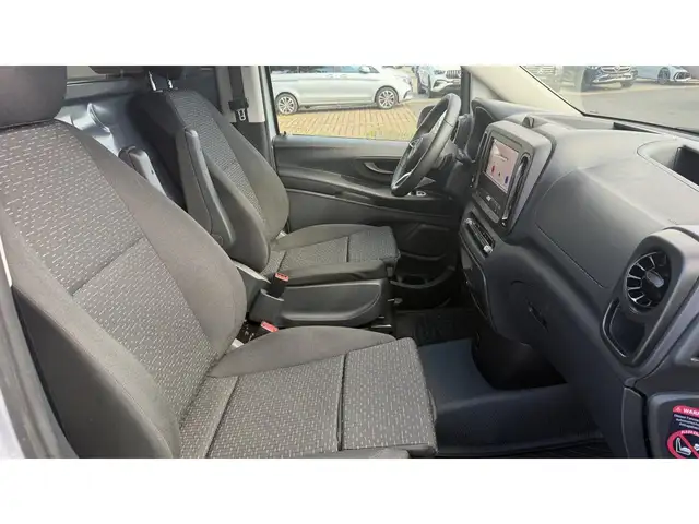 Mercedes-Benz Unknown Model view 12