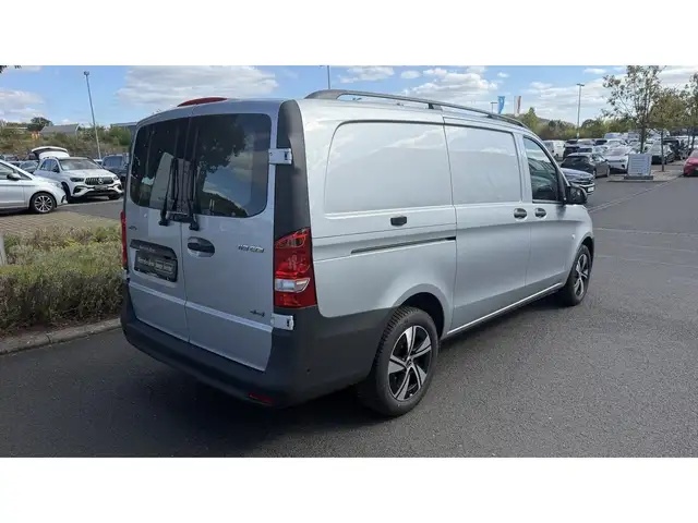 Mercedes-Benz Unknown Model view 5