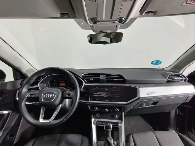 Audi Q3 view 6