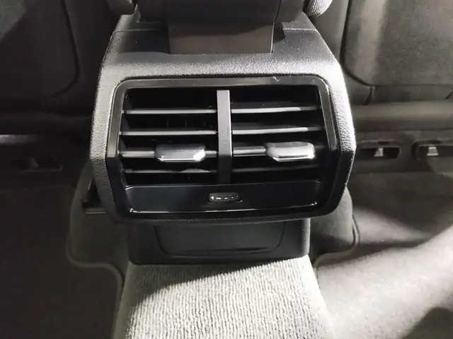 Audi Q3 view 13