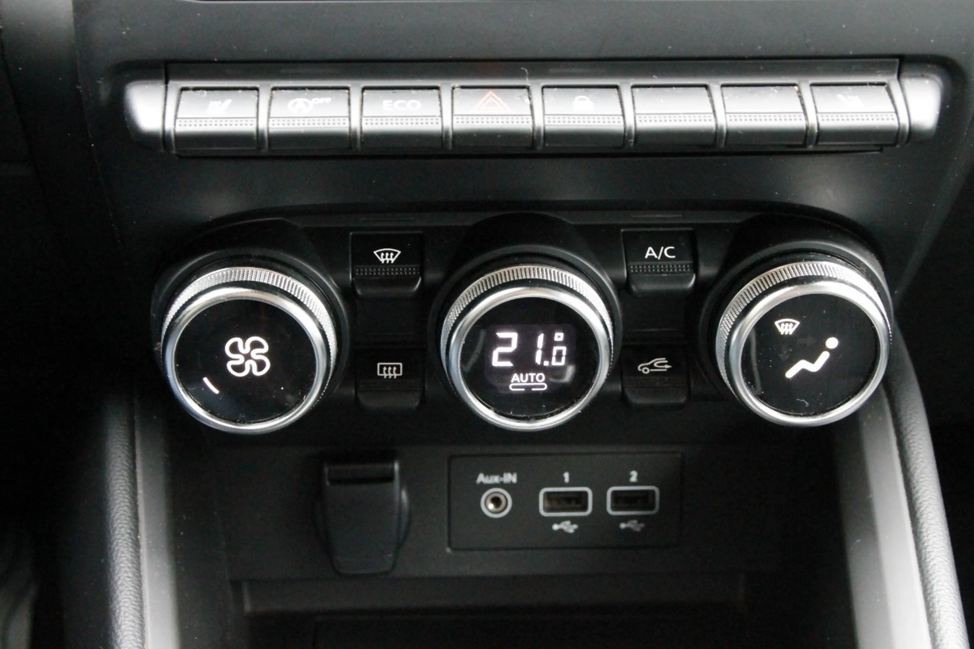 Renault Clio INTENS TCe 90 — photo 12