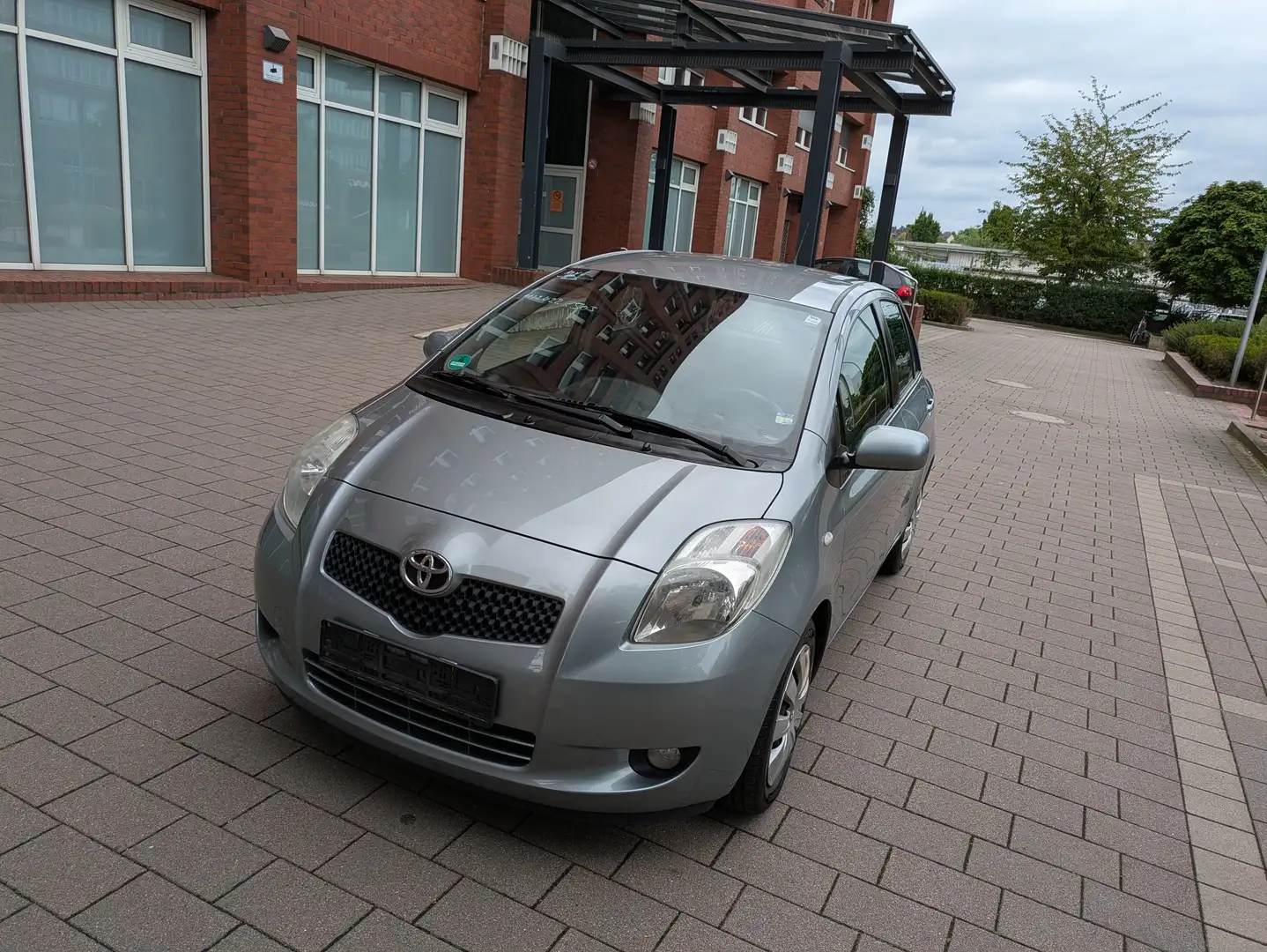 Toyota Yaris Sol Blauw - 2