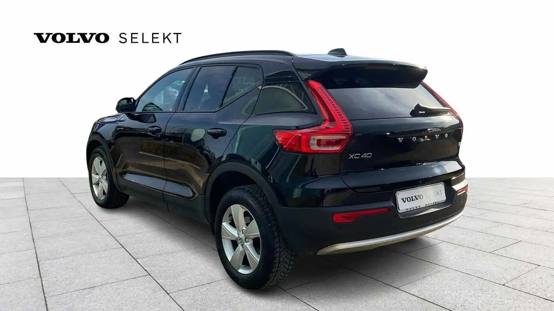 Volvo XC40 Essential, T2 automatic, Benzine Zwart - 2
