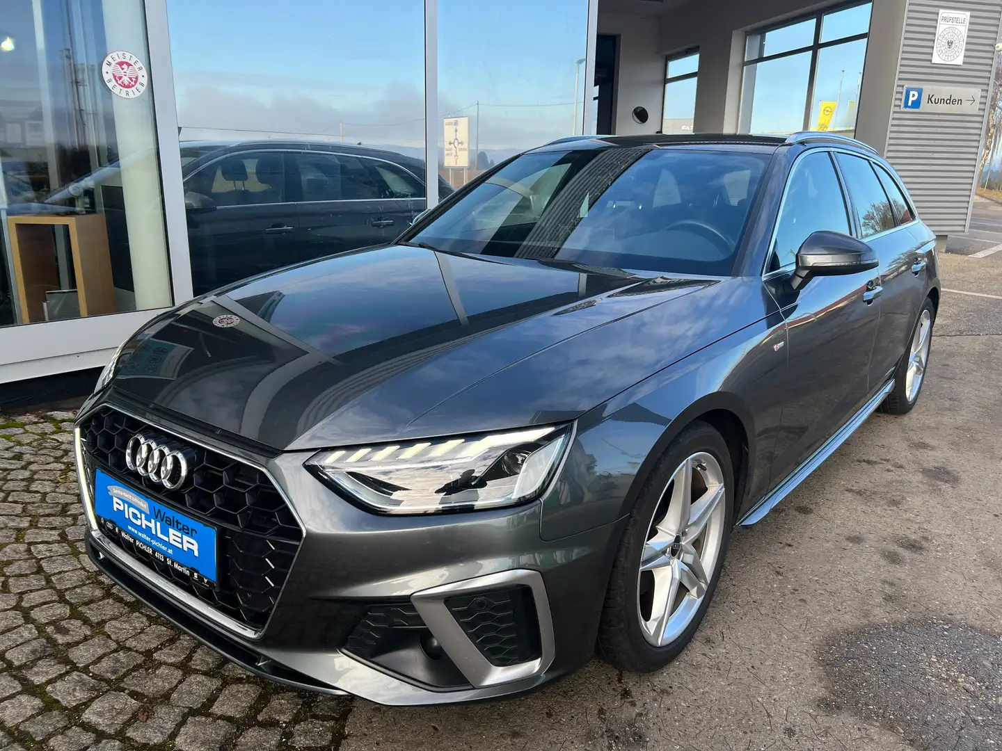 Audi A4 Avant 35 TFSI S line Grau - 1