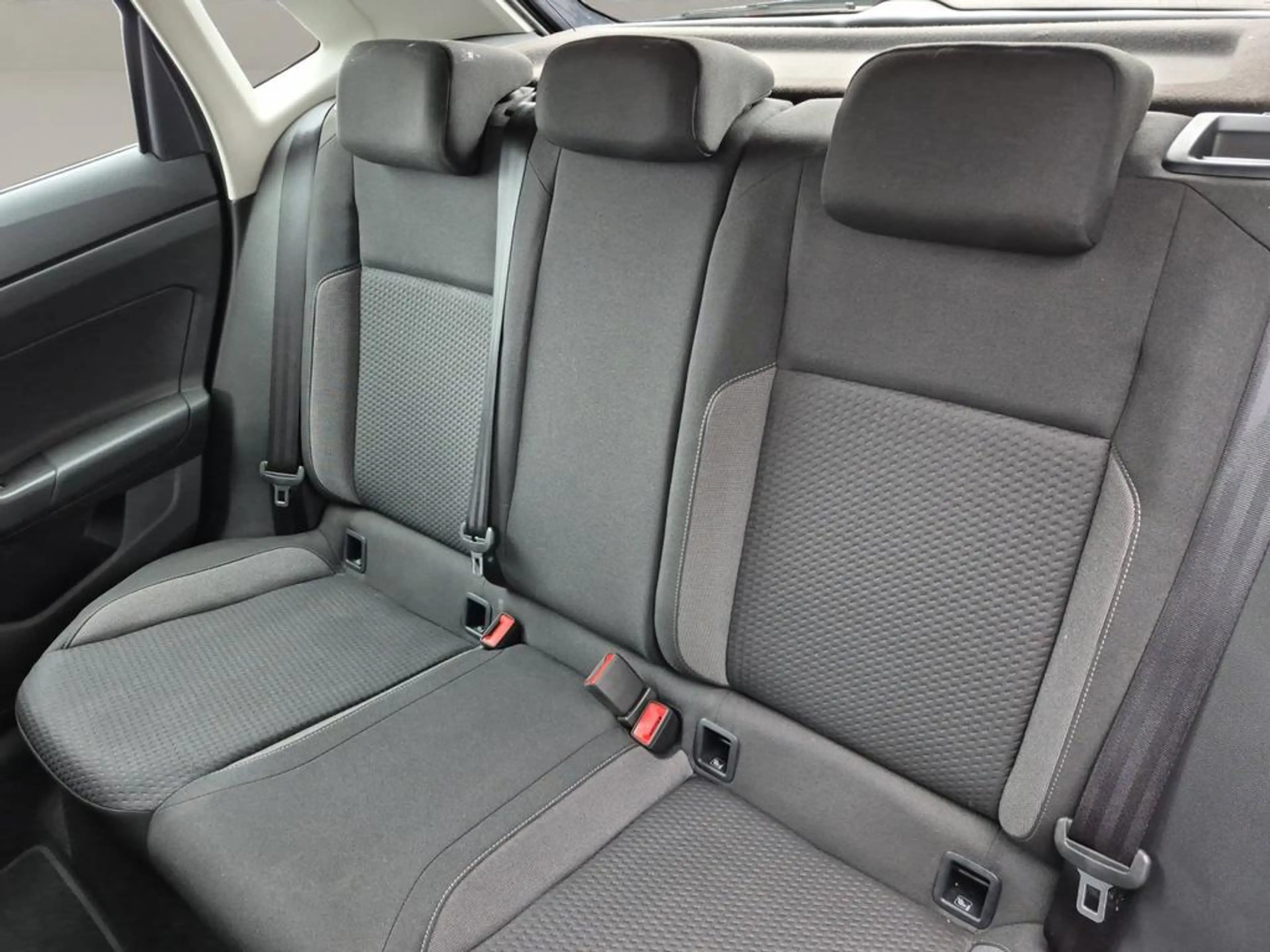 Volkswagen Polo Polo Life Business1.0 TSI OPF 70 kW (95 ch) 5 vitesses manuel — photo 7