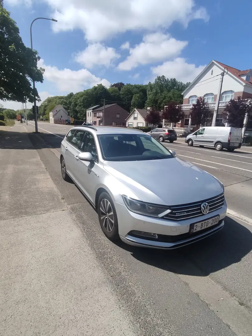 Volkswagen Passat 1.6 TDI (BlueMotion Technology) Comfortline - 1