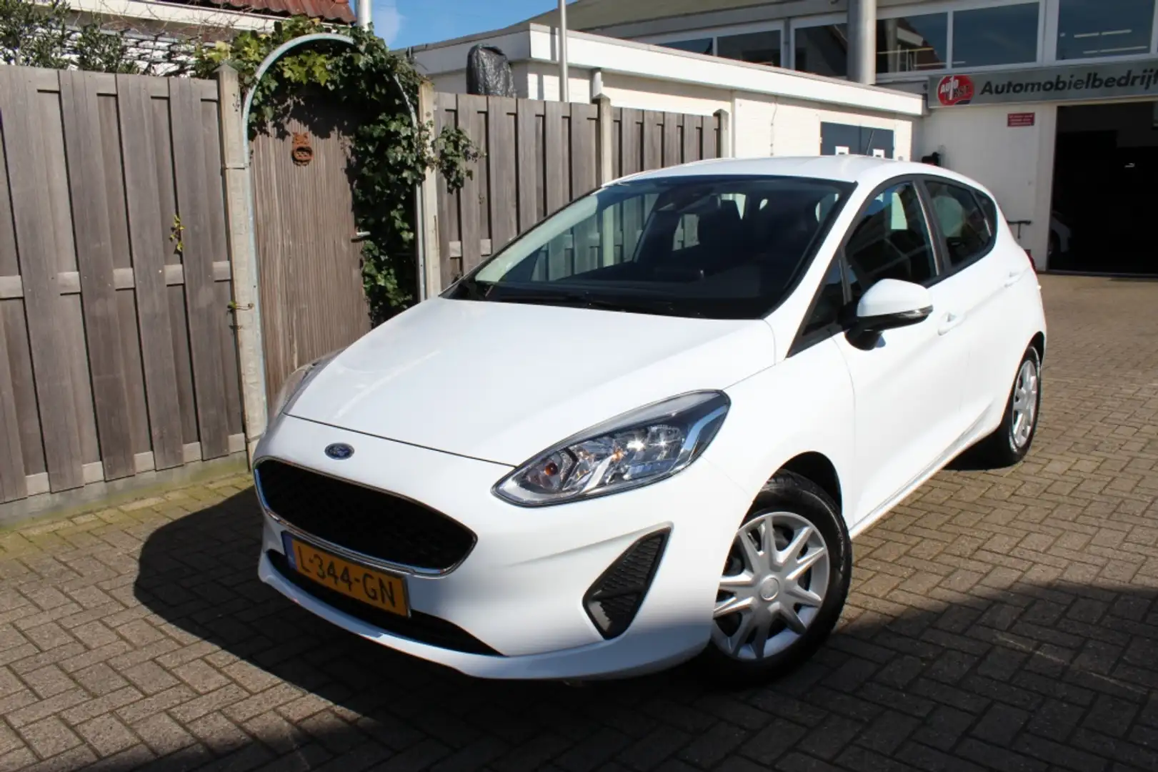 Ford Fiesta 1.0 EcoB. Connected Wit - 2
