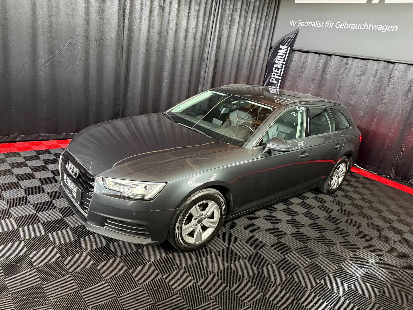 Audi A4 30 TDI *LED*LEDER*AHK* Grau - 1