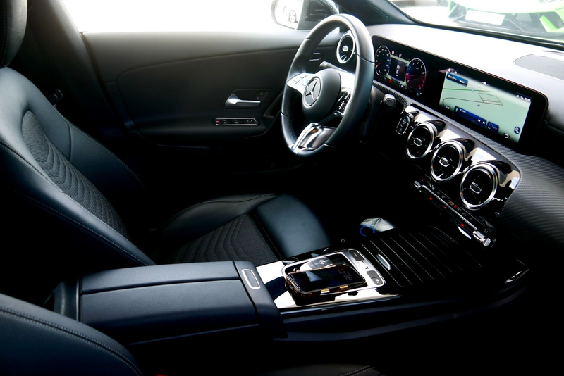 Mercedes-Benz CLA 180 Aut. *Digitales Cockpit-Advanced-Paket-LED* — photo 13