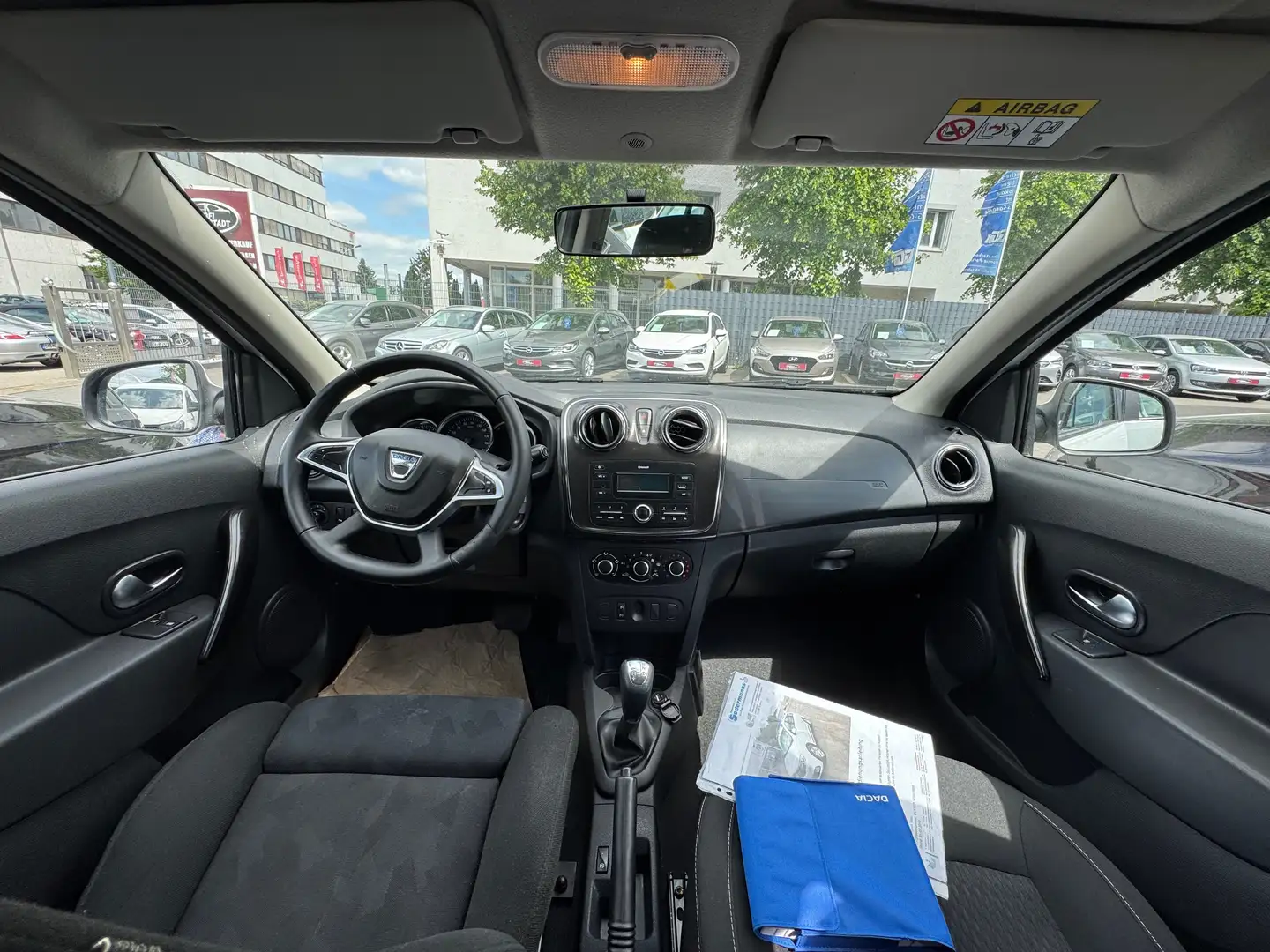Dacia Logan TÜV AU NEU*KLIMA*PDC* BEHINDERTEN LENKRAD* Weiß - 2