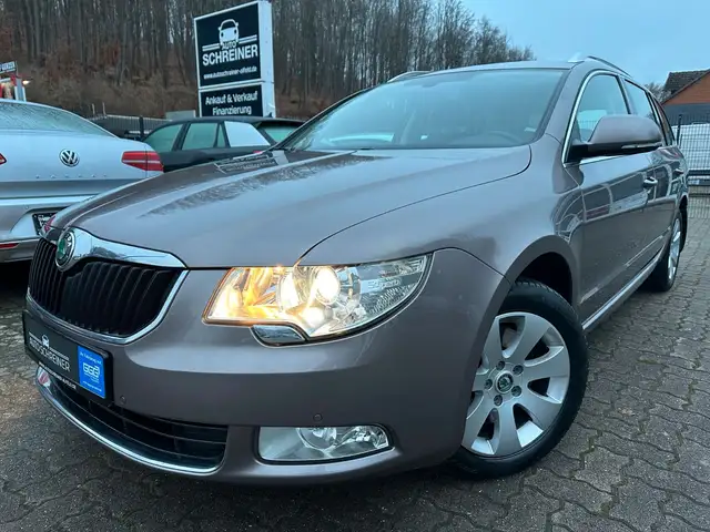 Skoda Superb Combi Ambition 1.HAND PDC TEMPOMAT SHZ