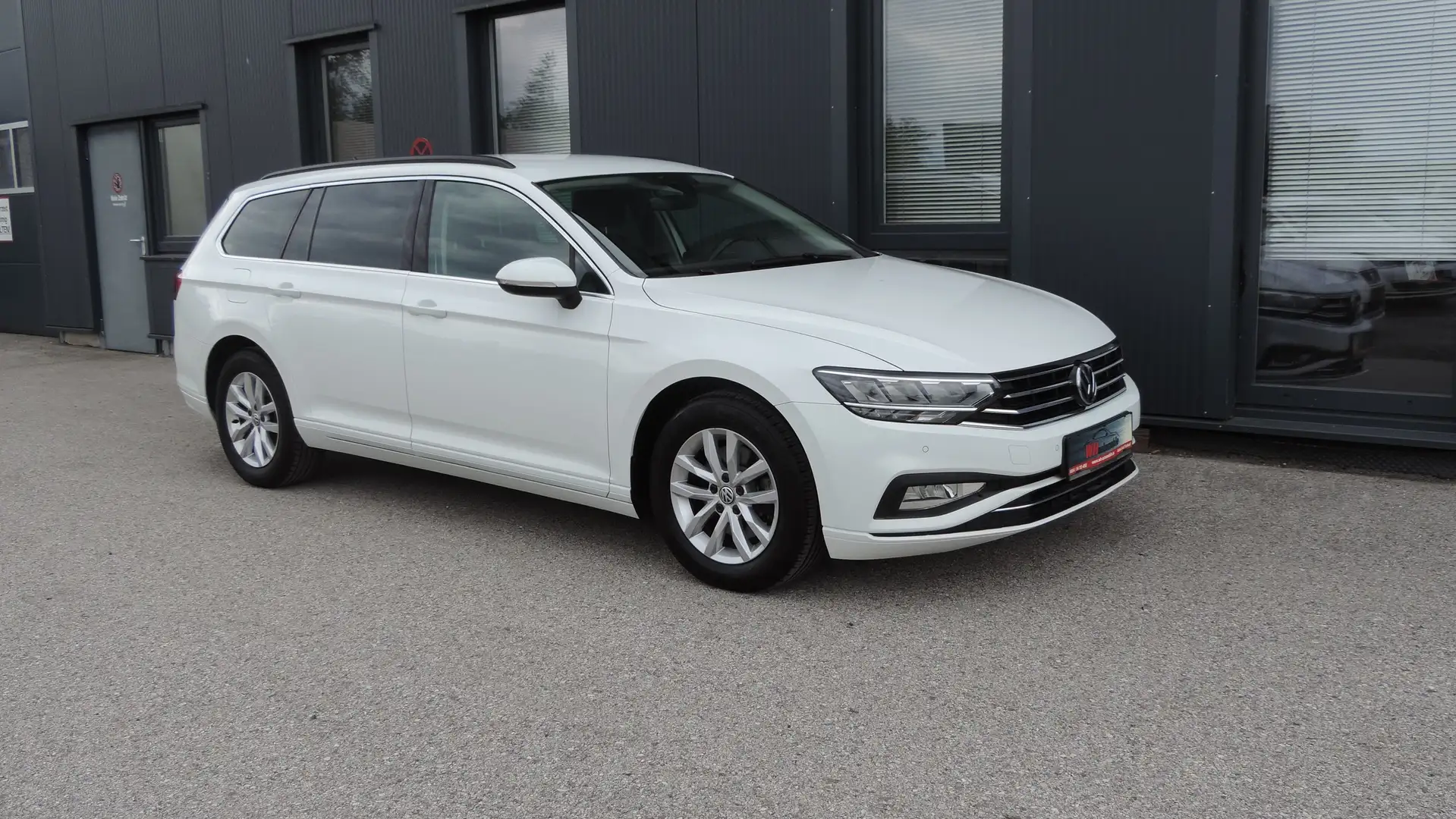 Volkswagen Passat Variant Business 2,0 SCR TDI DSG / AHV / ACC / LED / MFL / Blanc - 2
