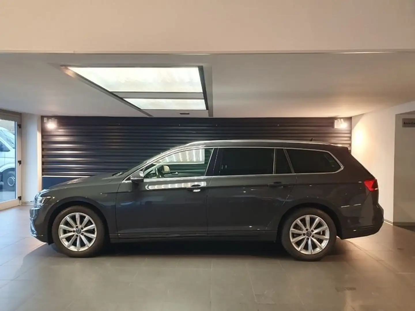 Volkswagen Passat Variant VIII 2019 Variant Variant 2.0 tdi Business 150cv Grigio - 2