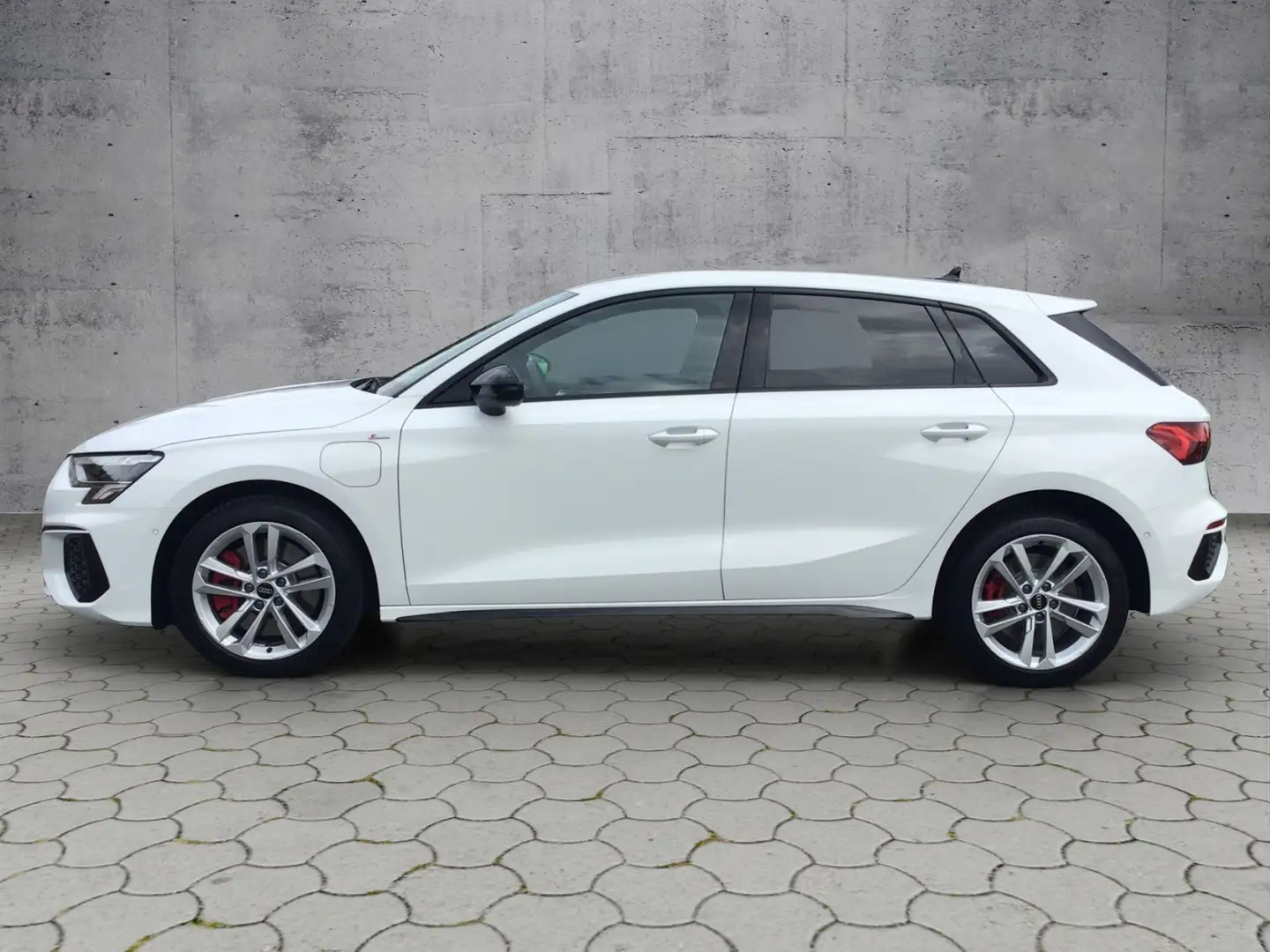 Audi A3 Sportback S line 45 TFSIe S tronic NAV/LED/SHZ KL Weiß - 2