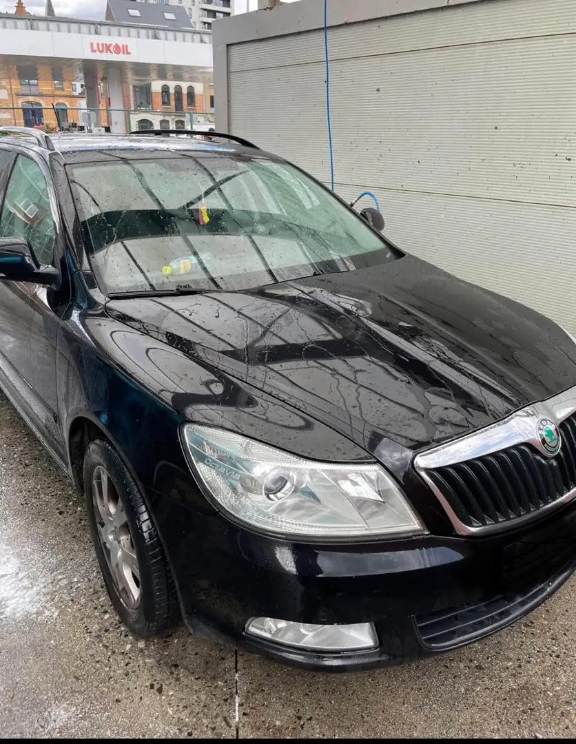 Skoda Octavia Octavia SW 1.6 CR TDi Allure DPF DSG Zwart - 1