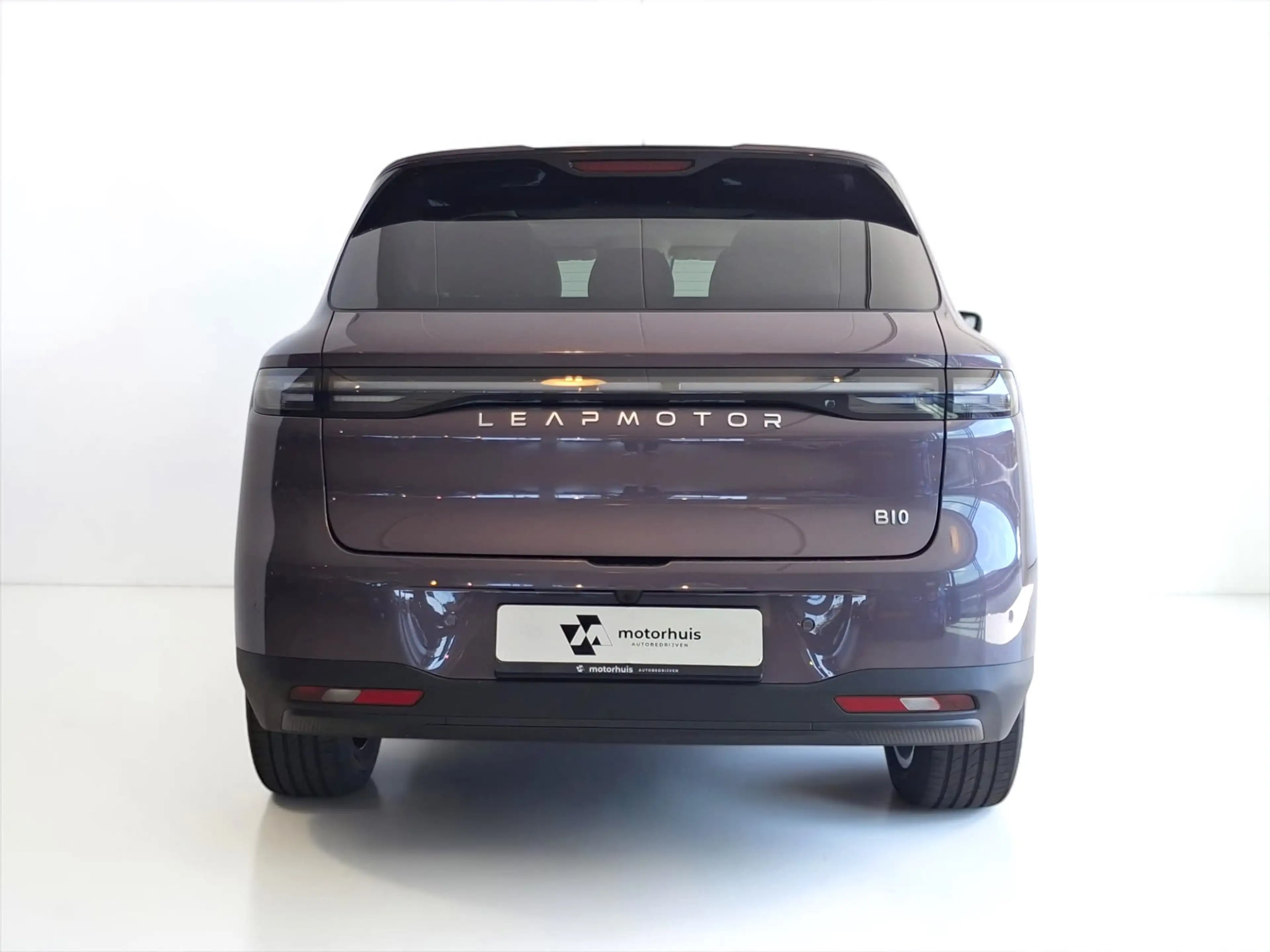 Leapmotor B10 Design Hybrid EV 18.8 kWh LEDER LED NAVI CAMERA WI — photo 12