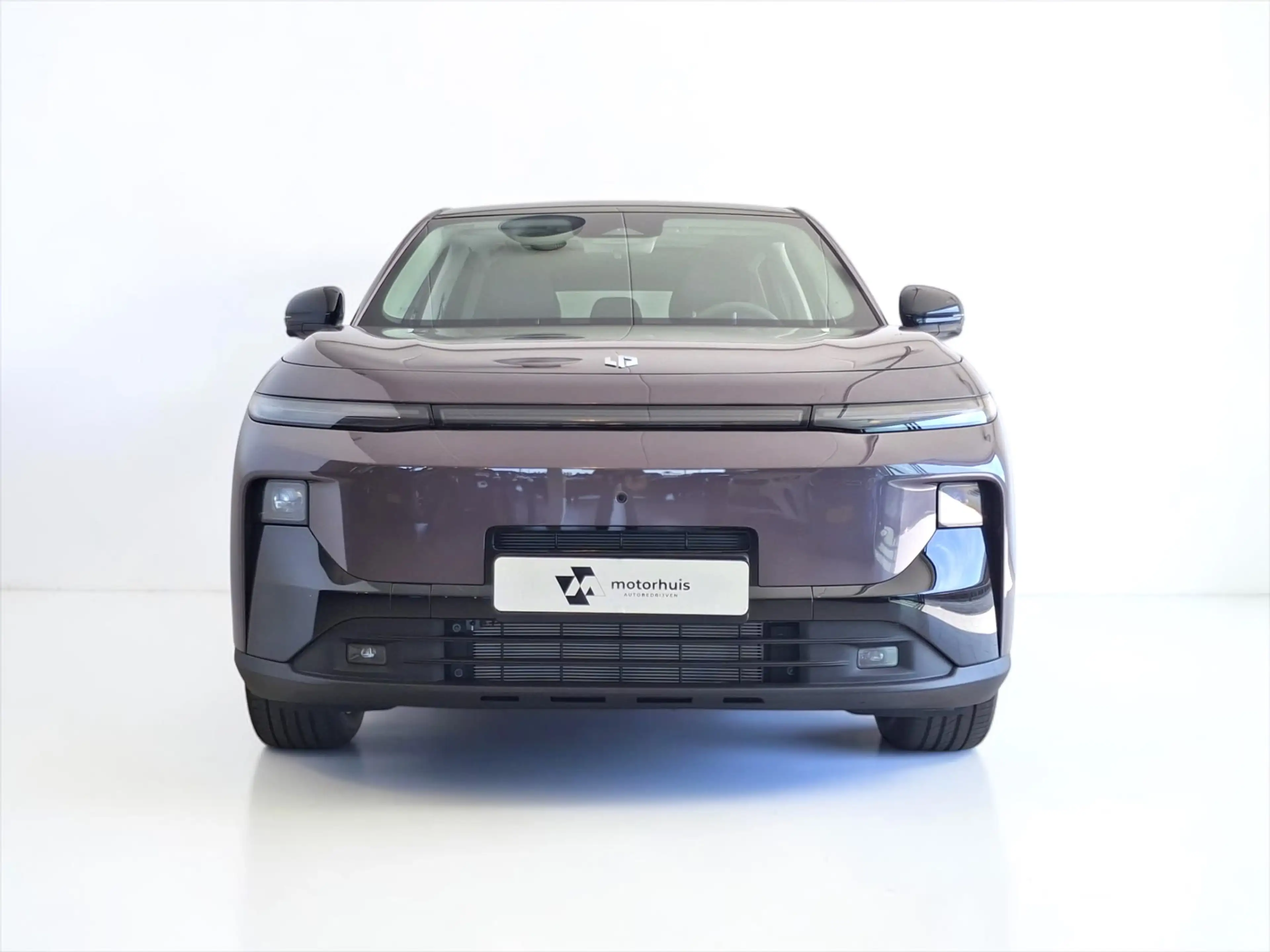 Leapmotor B10 Design Hybrid EV 18.8 kWh LEDER LED NAVI CAMERA WI — photo 11