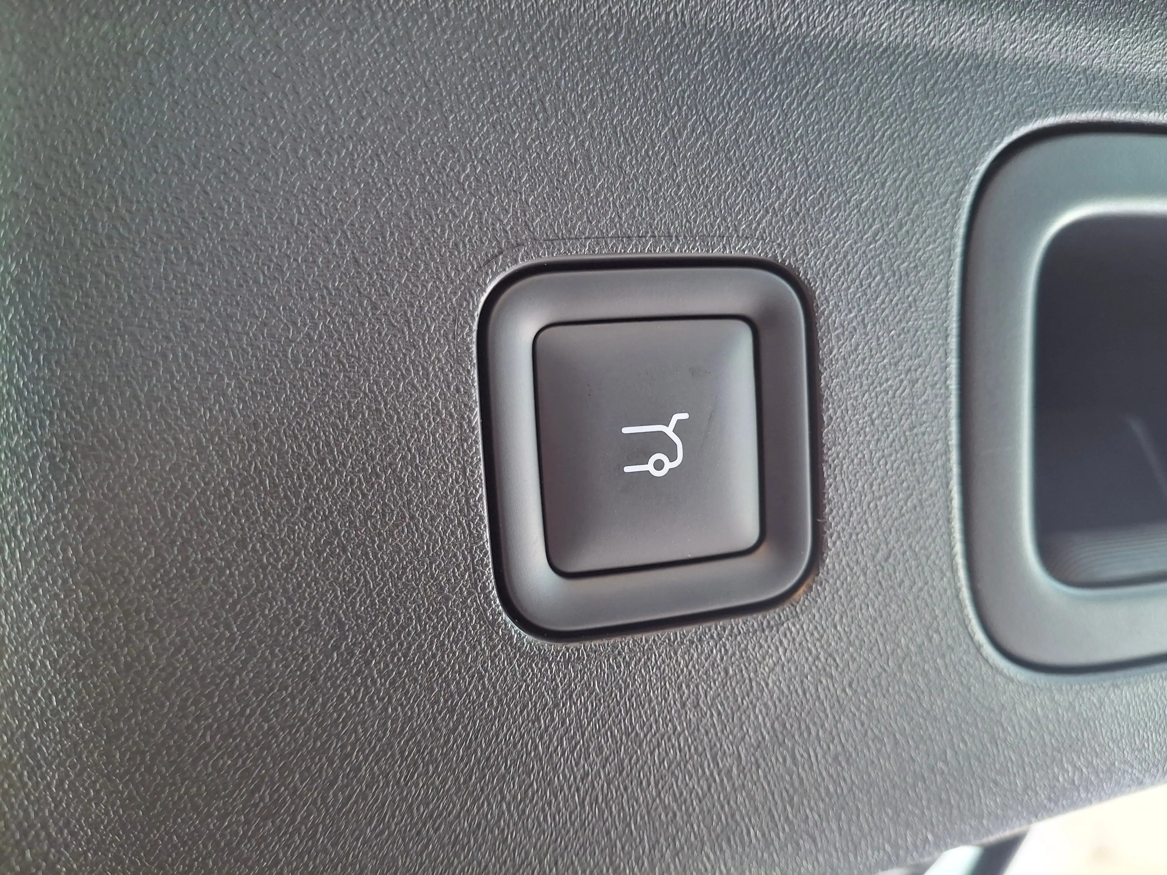 Leapmotor B10 Design Hybrid EV 18.8 kWh LEDER LED NAVI CAMERA WI — photo 14