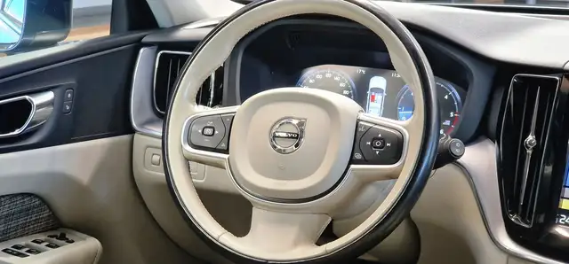 Volvo XC60 view 13