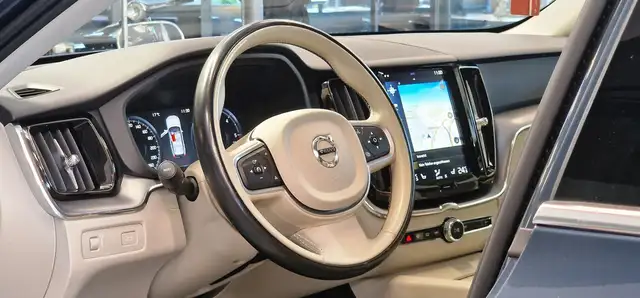 Volvo XC60 view 12