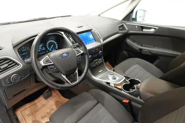 Ford S-Max view 13