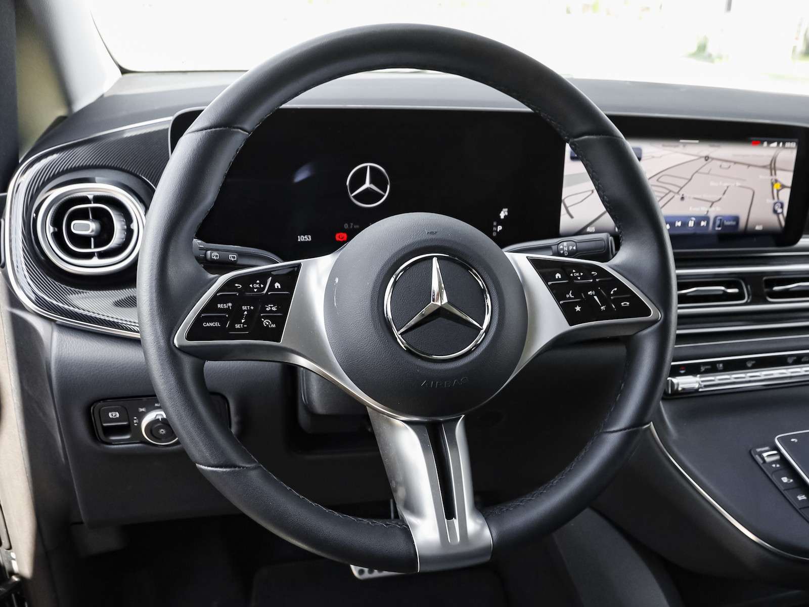 Mercedes-Benz V 220