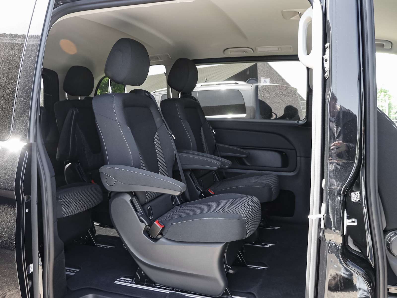 Mercedes-Benz V 220