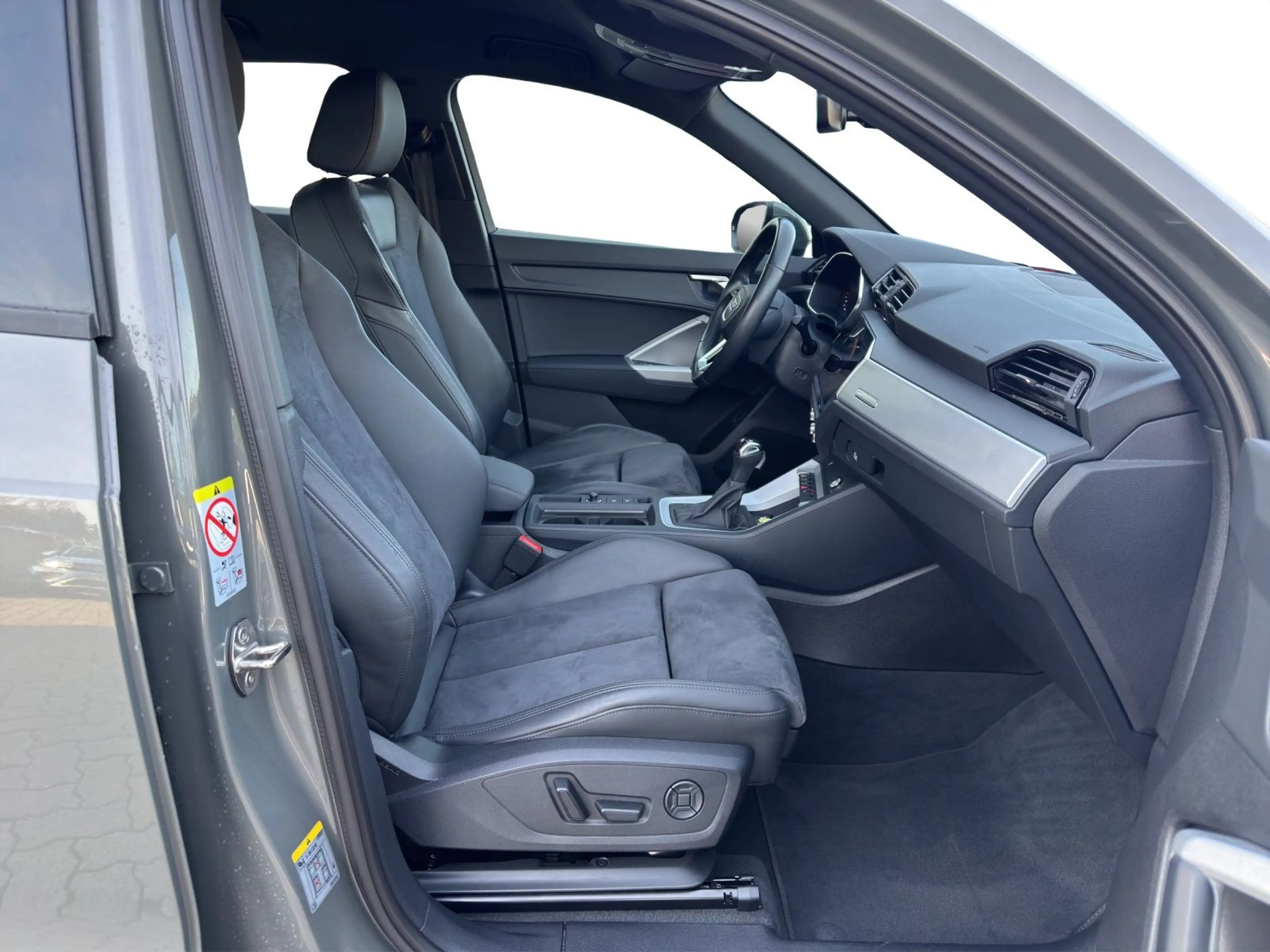Audi Q3 35 TDI S LINE LEDER LM18 KAMERA VIRTUAL — photo 13