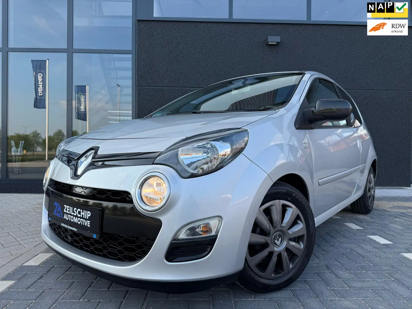 Renault Twingo 1.2 16V Dynamique Faclift|Panoramadak|Airco|Nap| Gris - 1